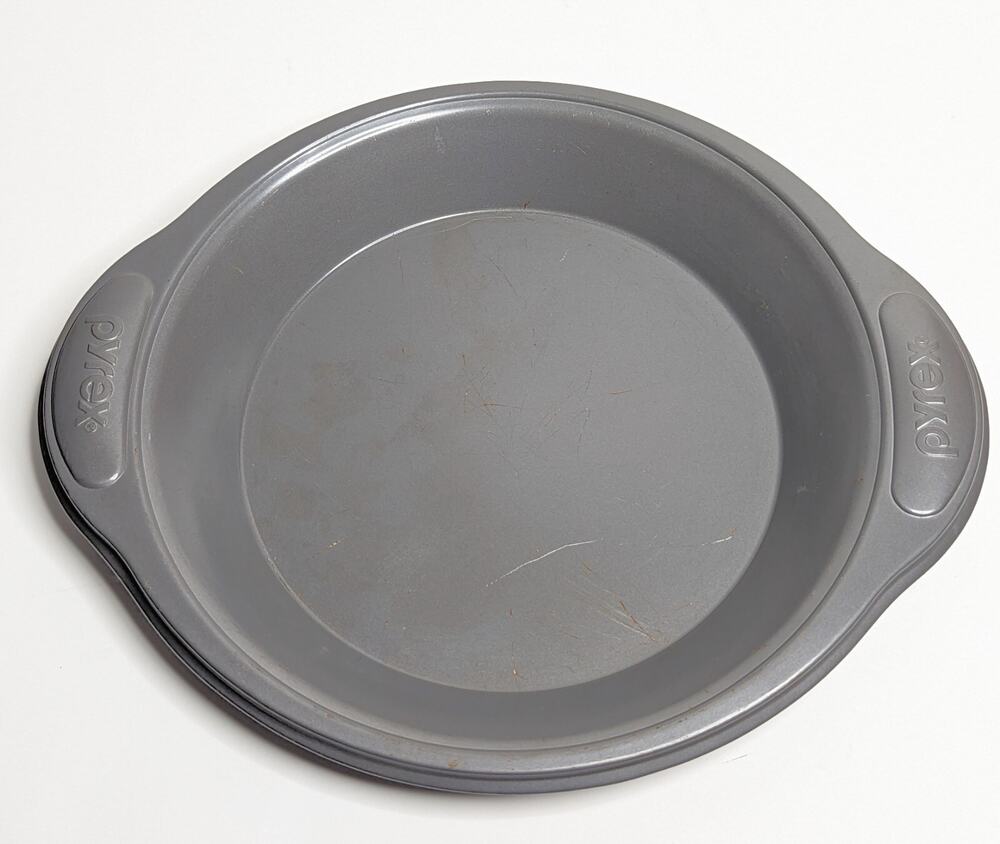 Pyrex 9 Inch Metal Baking Pan